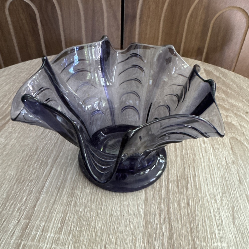 Vintage AMETHYST Purple Short Ruffled Vase Art Glass Pressed Pulled Loop Dugan